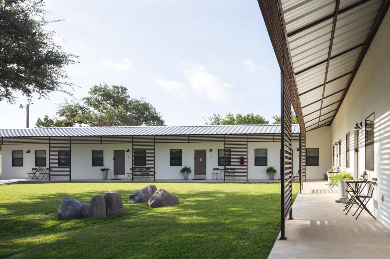 Hotel Flora And Fauna Wimberley Exterior foto